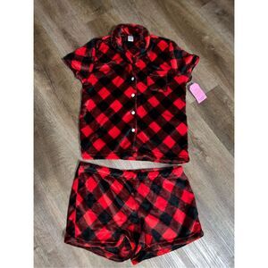 NWT Pajamas Women’s XL 2 Piece Set Red Black Plaid Velour Soft Christmas Gift